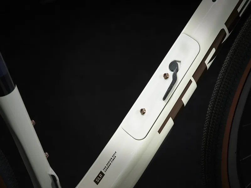 2023 Trek Checkpoint SLR 9 Etap Gravel Bike Era White and Emerald Iris-4